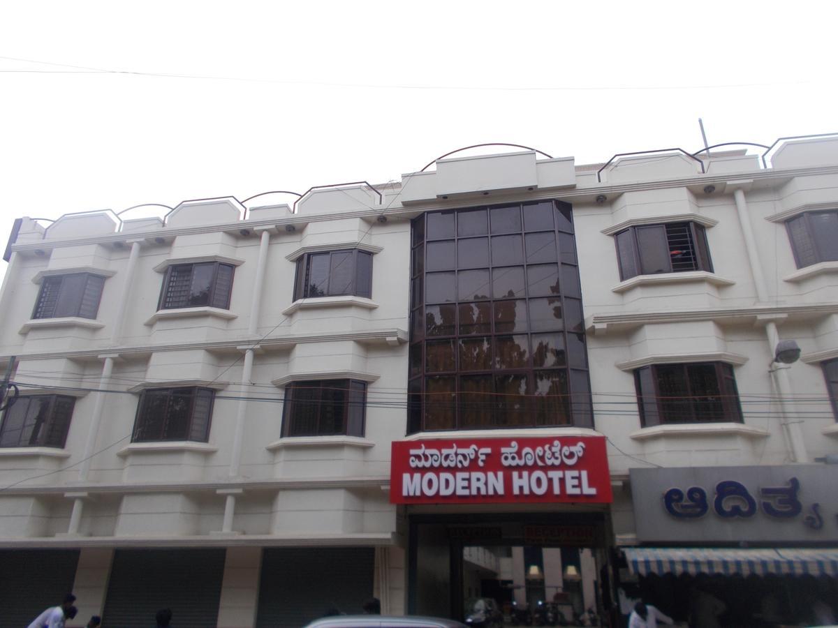 Modern Hotel Bengaluru Zewnętrze zdjęcie