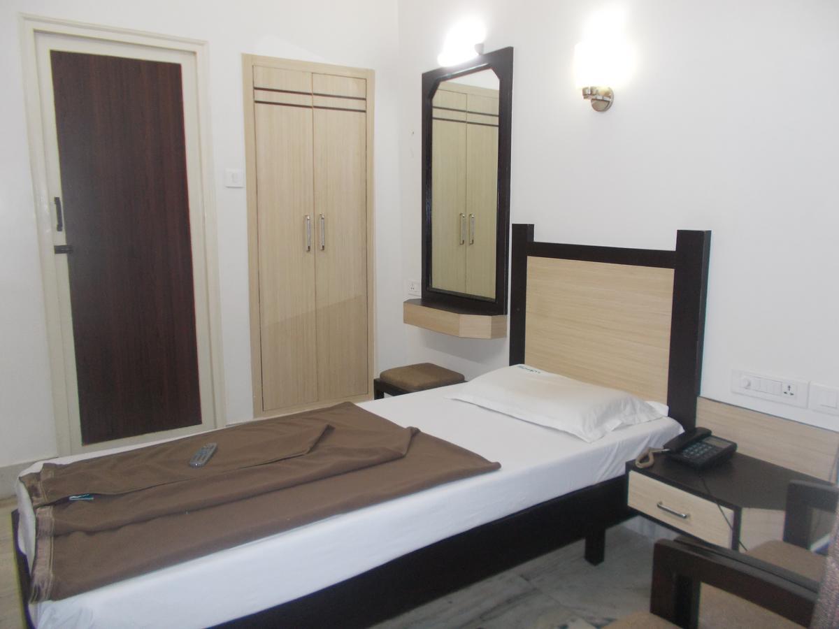 Modern Hotel Bengaluru Zewnętrze zdjęcie